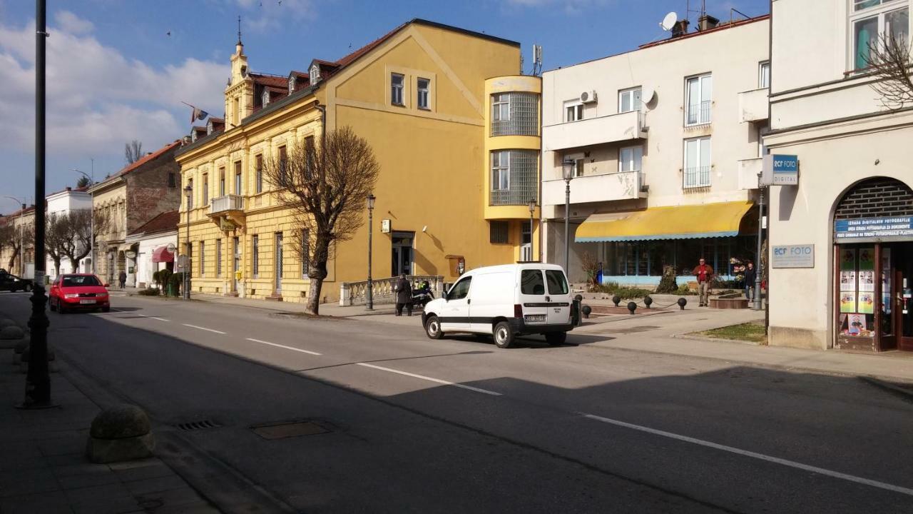 Apartman Lux Leilighet Daruvar Eksteriør bilde